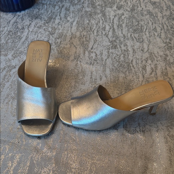 Naturalizer Women's Metallic Silver Mules - Picture 5 of 6